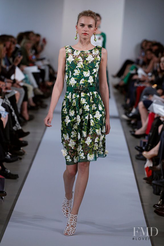 Anabela Belikova featured in  the Oscar de la Renta fashion show for Resort 2013