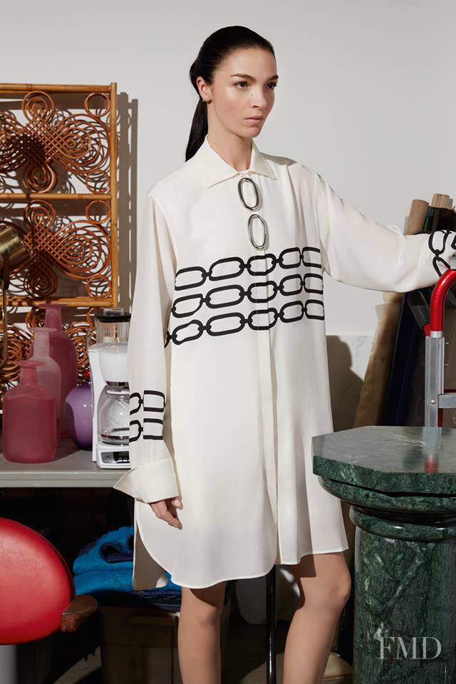 Mariacarla Boscono featured in  the Sportmax Defilé advertisement for Spring/Summer 2016