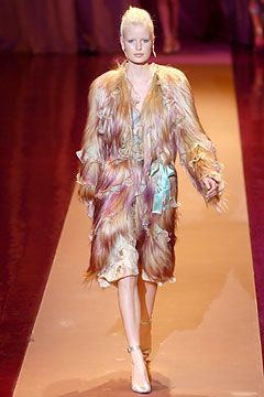Emanuel Ungaro fashion show for Autumn/Winter 2004