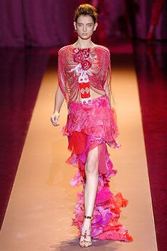 Emanuel Ungaro fashion show for Autumn/Winter 2004