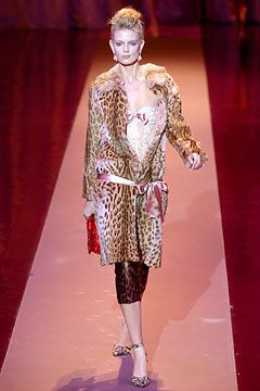 Emanuel Ungaro fashion show for Autumn/Winter 2004