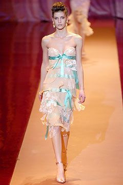Emanuel Ungaro fashion show for Autumn/Winter 2004