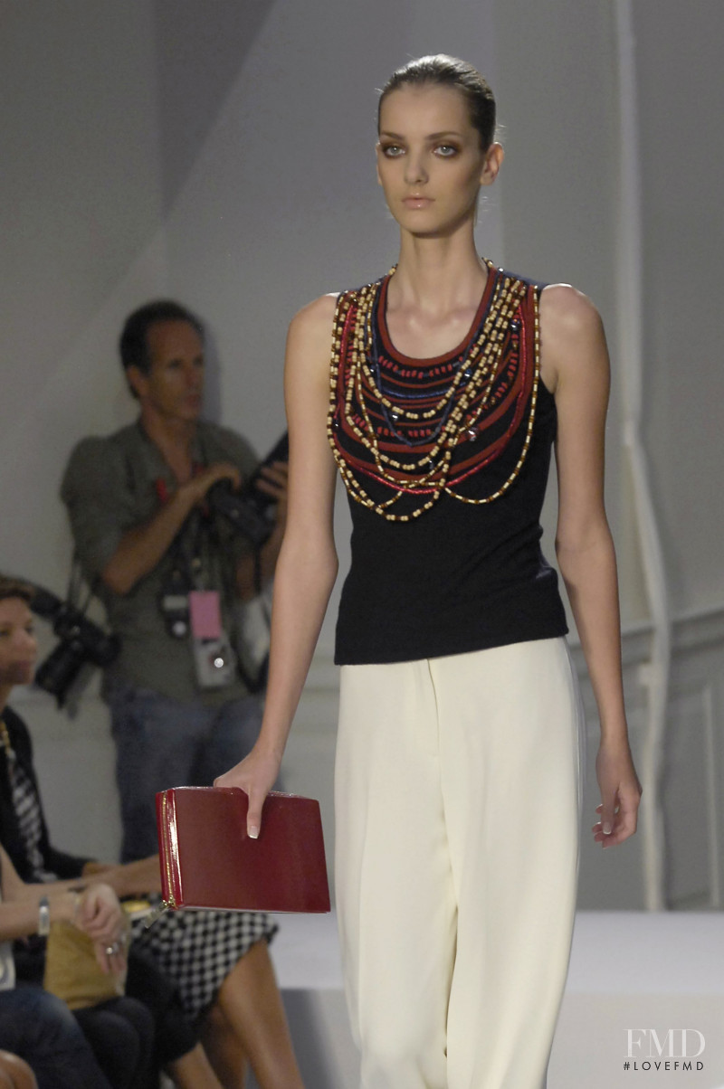 Denisa Dvorakova featured in  the Oscar de la Renta fashion show for Spring/Summer 2008