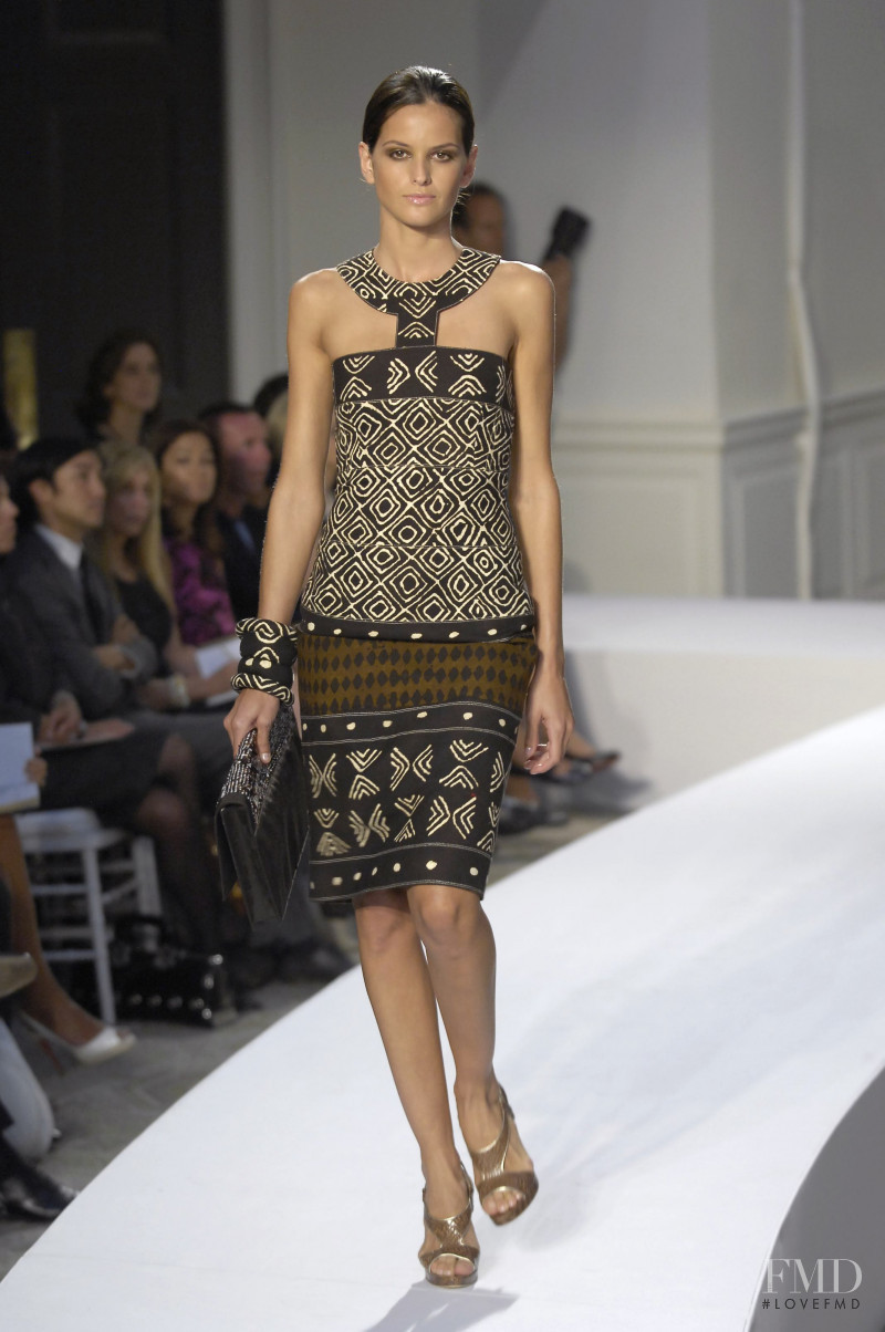 Izabel Goulart featured in  the Oscar de la Renta fashion show for Spring/Summer 2008