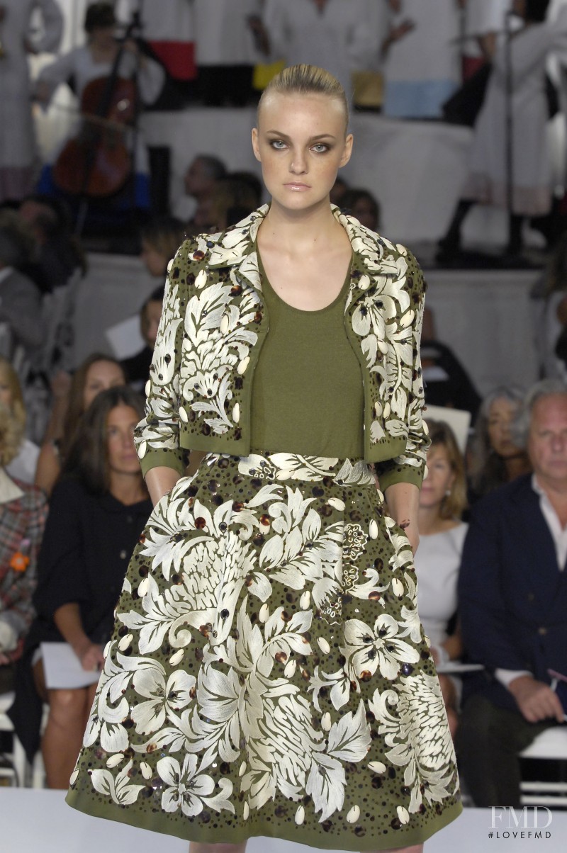 Caroline Trentini featured in  the Oscar de la Renta fashion show for Spring/Summer 2008