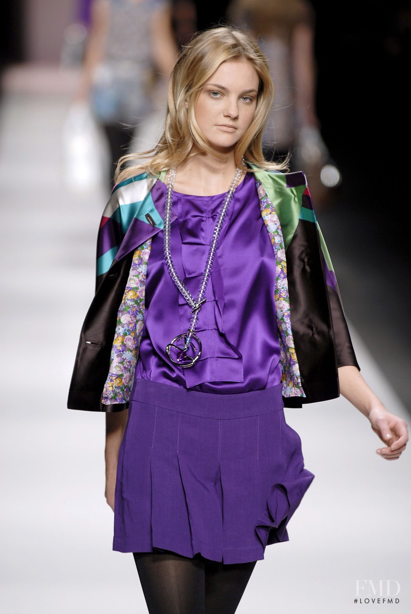Caroline Trentini featured in  the Etro fashion show for Spring/Summer 2007