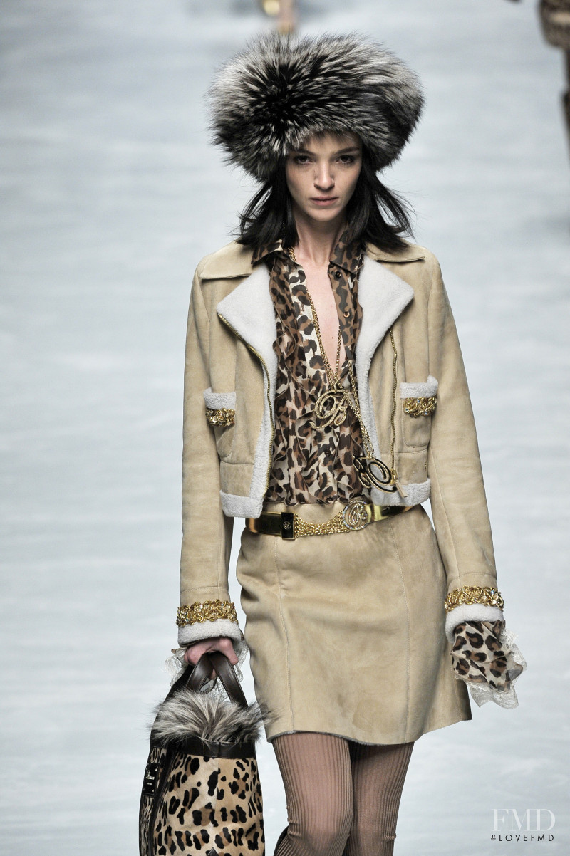 Mariacarla Boscono featured in  the Blumarine fashion show for Autumn/Winter 2008
