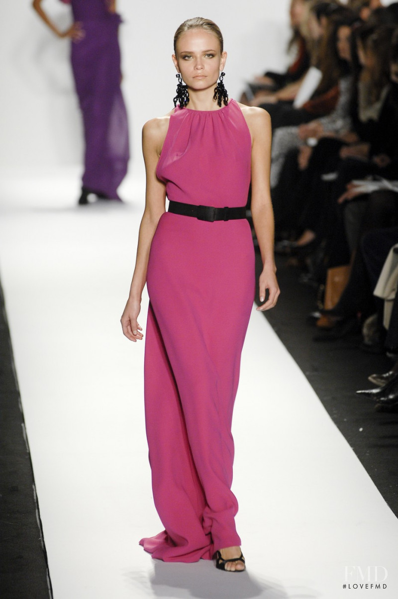 Natasha Poly featured in  the Oscar de la Renta fashion show for Autumn/Winter 2007