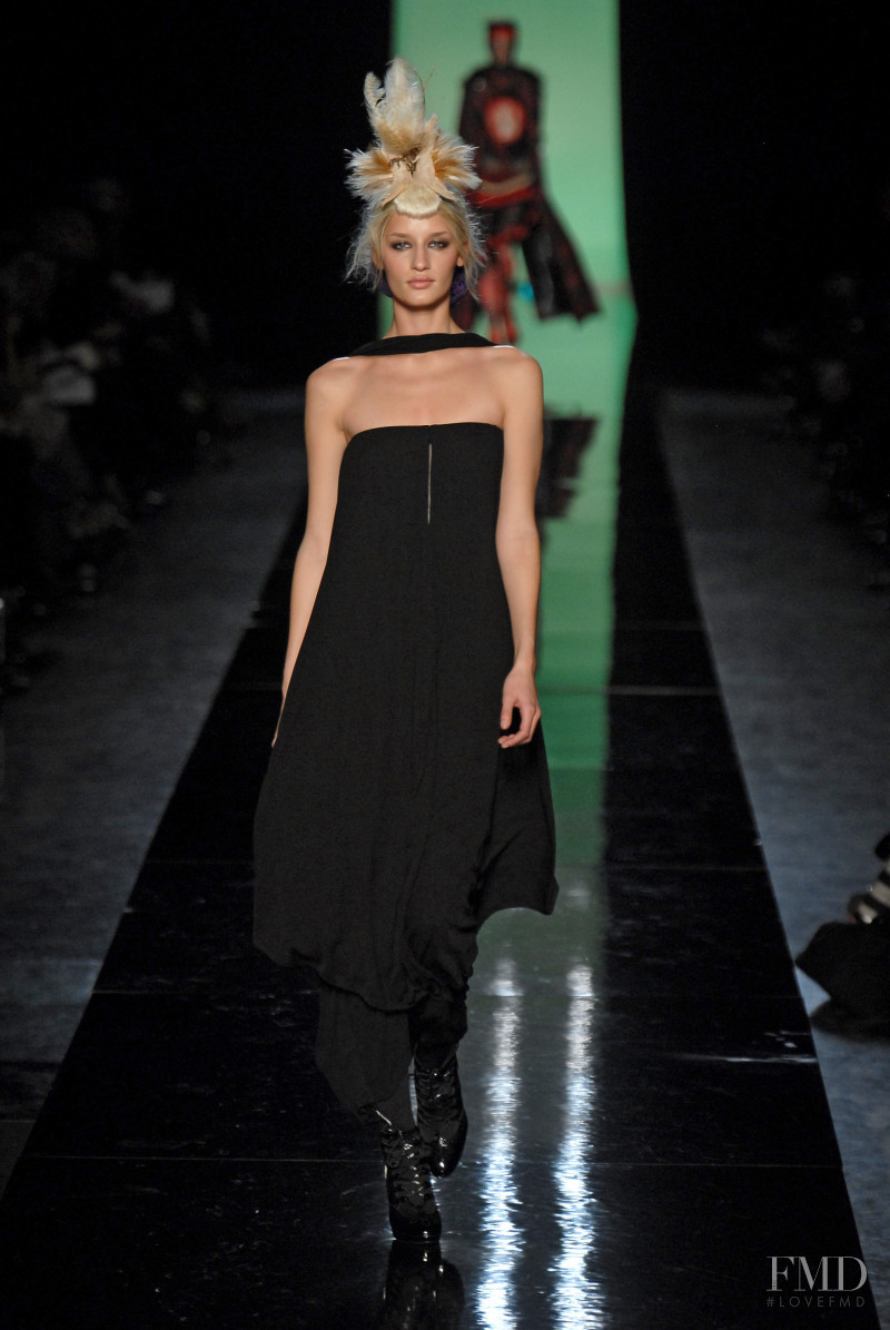 Linda Vojtova featured in  the Jean-Paul Gaultier fashion show for Autumn/Winter 2007