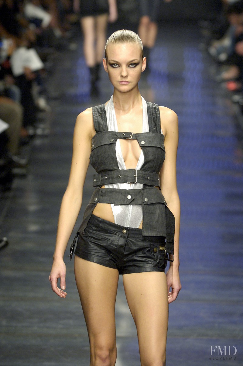 Caroline Trentini featured in  the Belstaff fashion show for Spring/Summer 2007