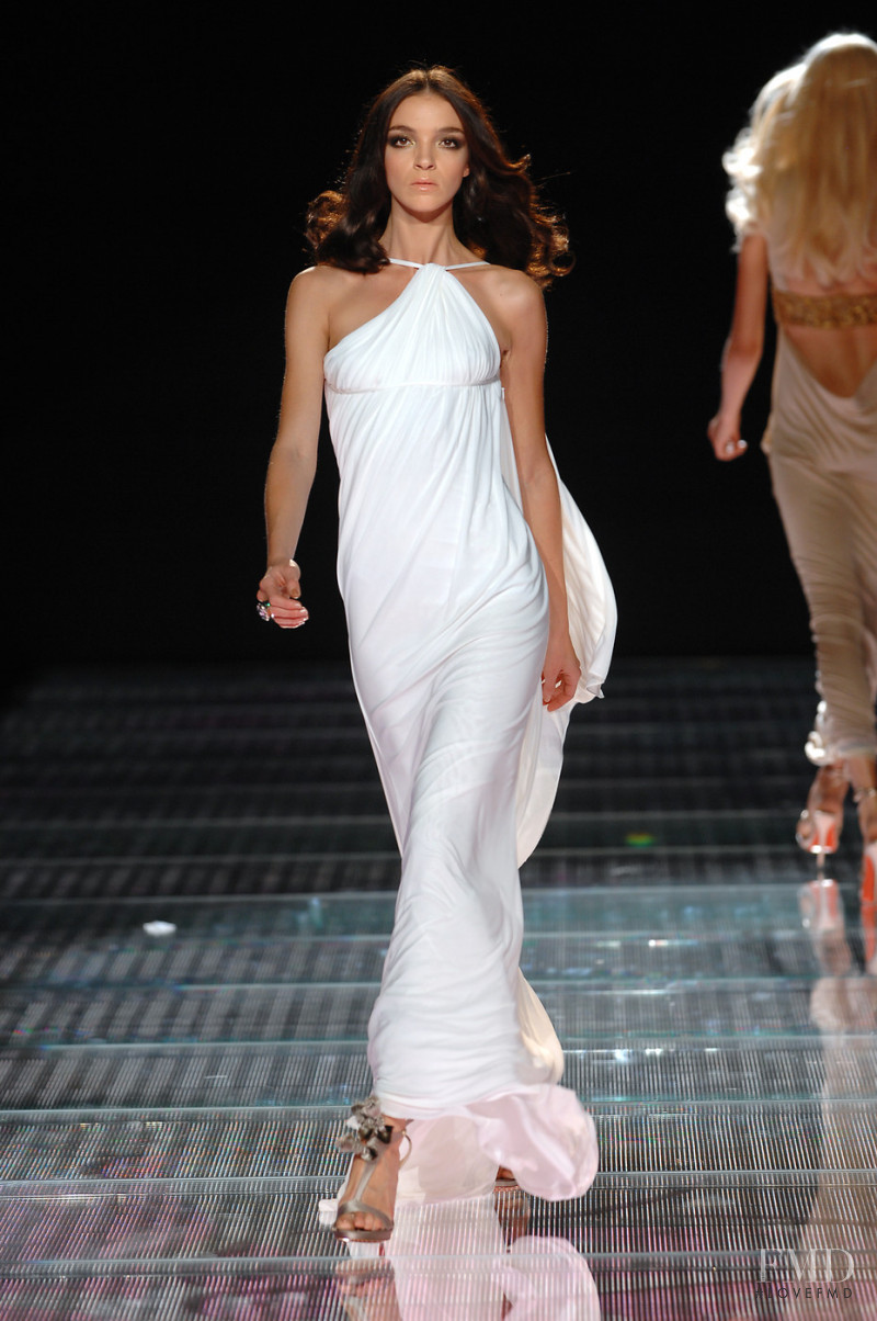 Mariacarla Boscono featured in  the Versace fashion show for Spring/Summer 2008