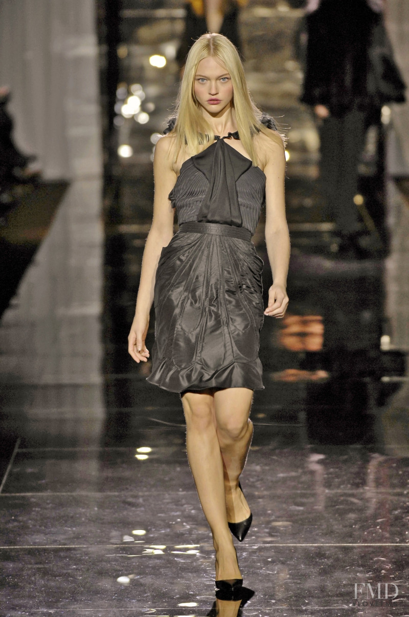 Sasha Pivovarova featured in  the Zac Posen fashion show for Autumn/Winter 2007