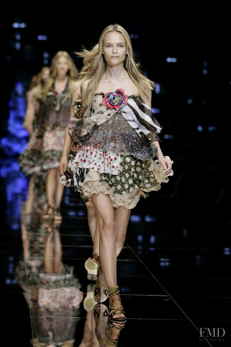 Natasha Poly featured in  the Dolce & Gabbana fashion show for Spring/Summer 2008