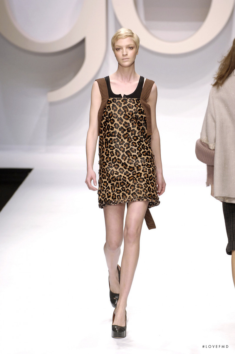 Mariacarla Boscono featured in  the byblos fashion show for Autumn/Winter 2006