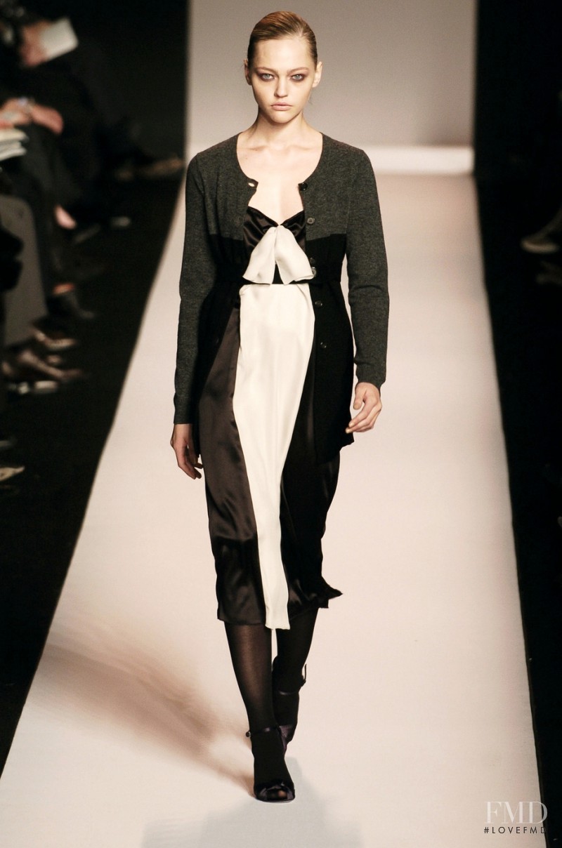Sasha Pivovarova featured in  the Vera Wang fashion show for Autumn/Winter 2006