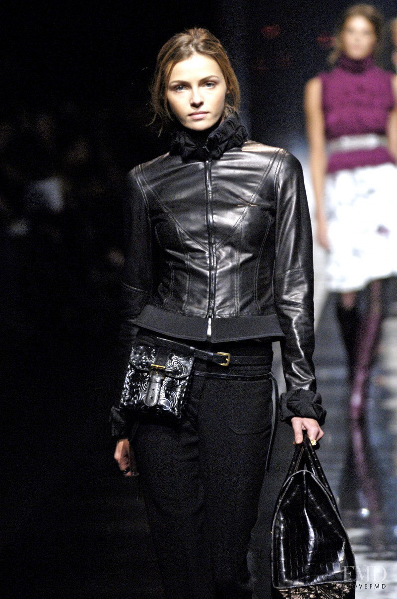 Valentina Zelyaeva featured in  the Etro fashion show for Autumn/Winter 2006