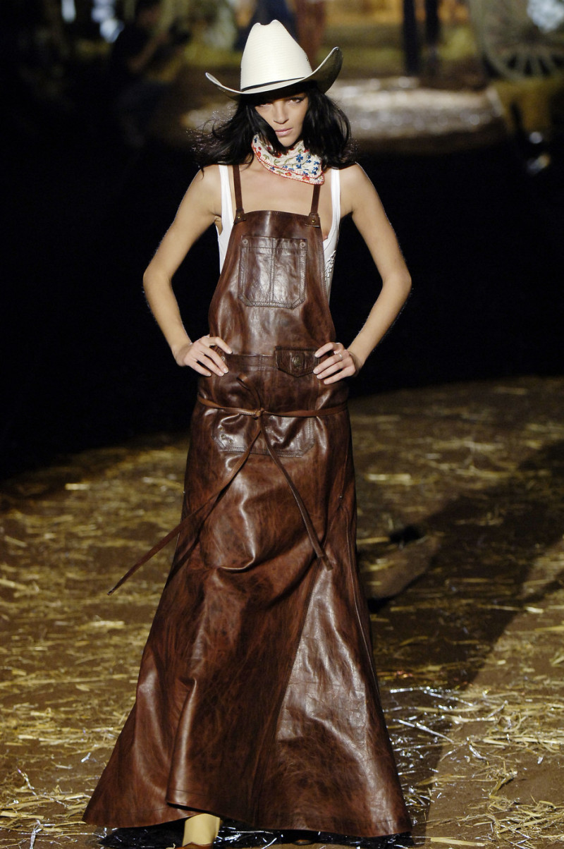 Mariacarla Boscono featured in  the DSquared2 fashion show for Spring/Summer 2006