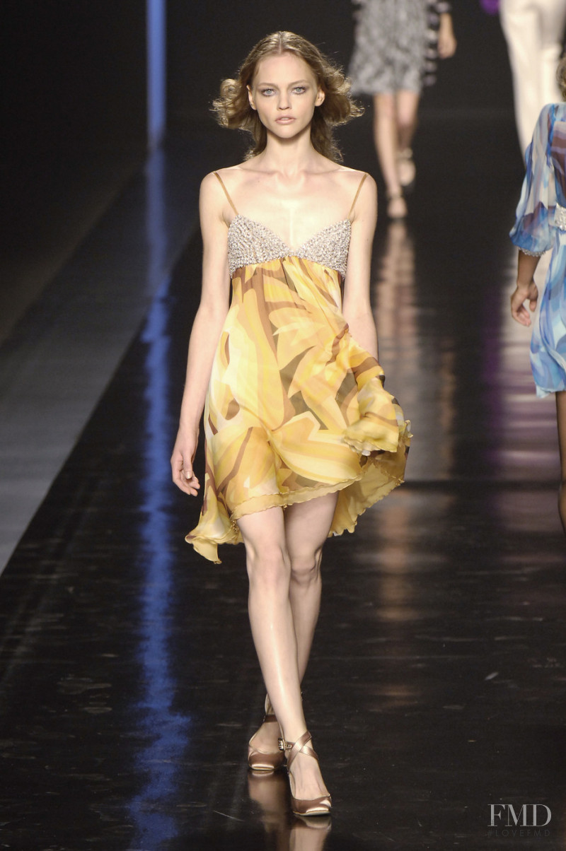 Sasha Pivovarova featured in  the Missoni fashion show for Spring/Summer 2006
