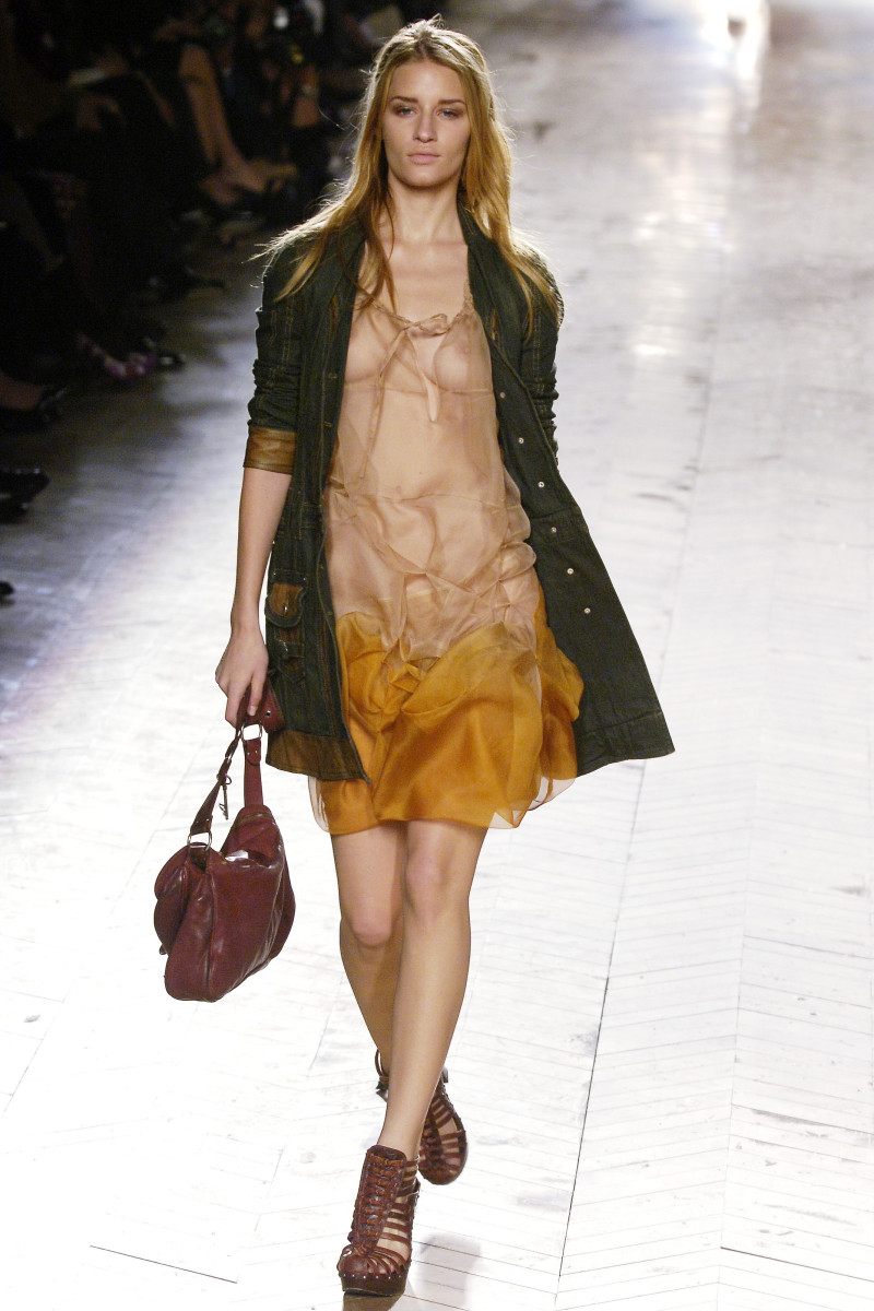 Linda Vojtova featured in  the Christian Dior fashion show for Spring/Summer 2006