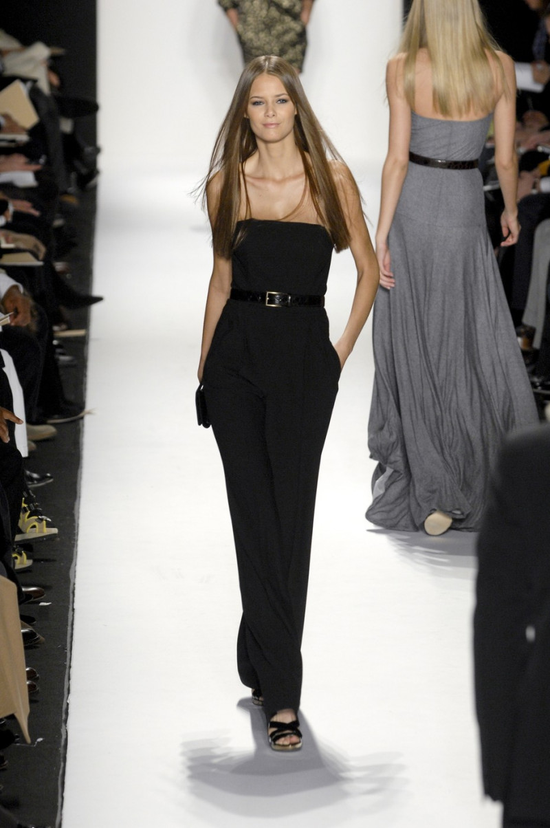 Flavia de Oliveira featured in  the Michael Kors Collection fashion show for Autumn/Winter 2007