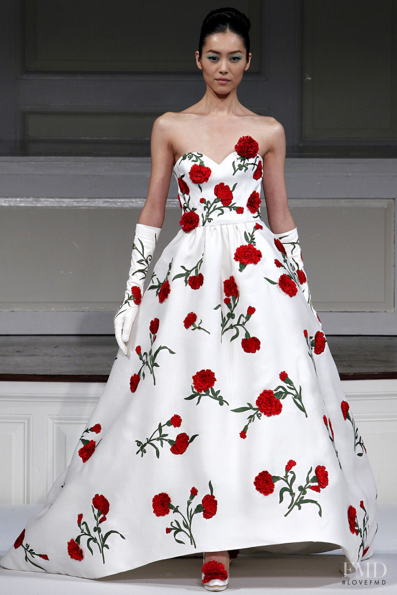 Liu Wen featured in  the Oscar de la Renta fashion show for Spring/Summer 2011