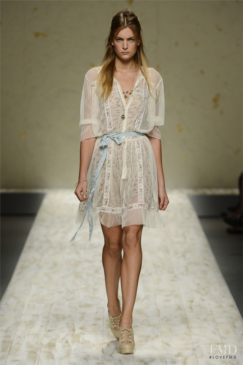 be Blumarine fashion show for Spring/Summer 2013