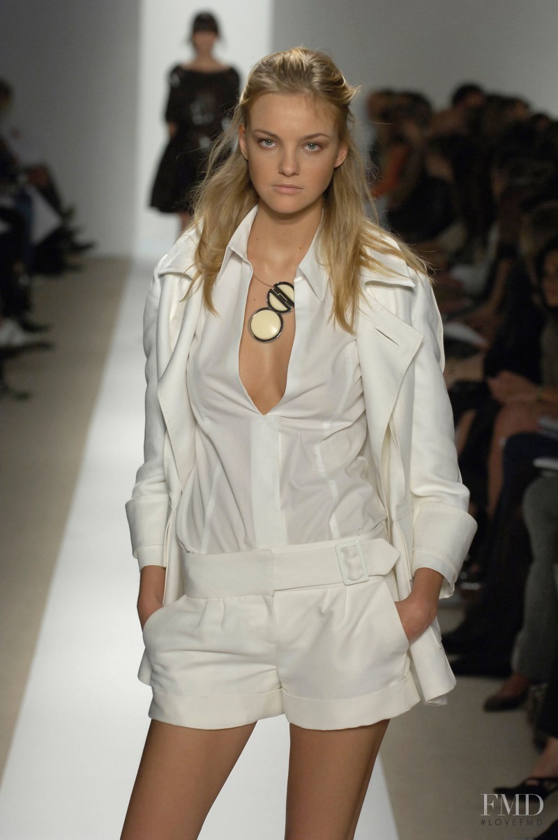 Caroline Trentini featured in  the J Mendel fashion show for Spring/Summer 2007