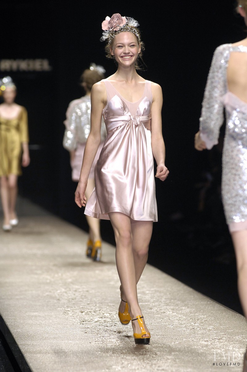 Sasha Pivovarova featured in  the Sonia Rykiel fashion show for Spring/Summer 2007