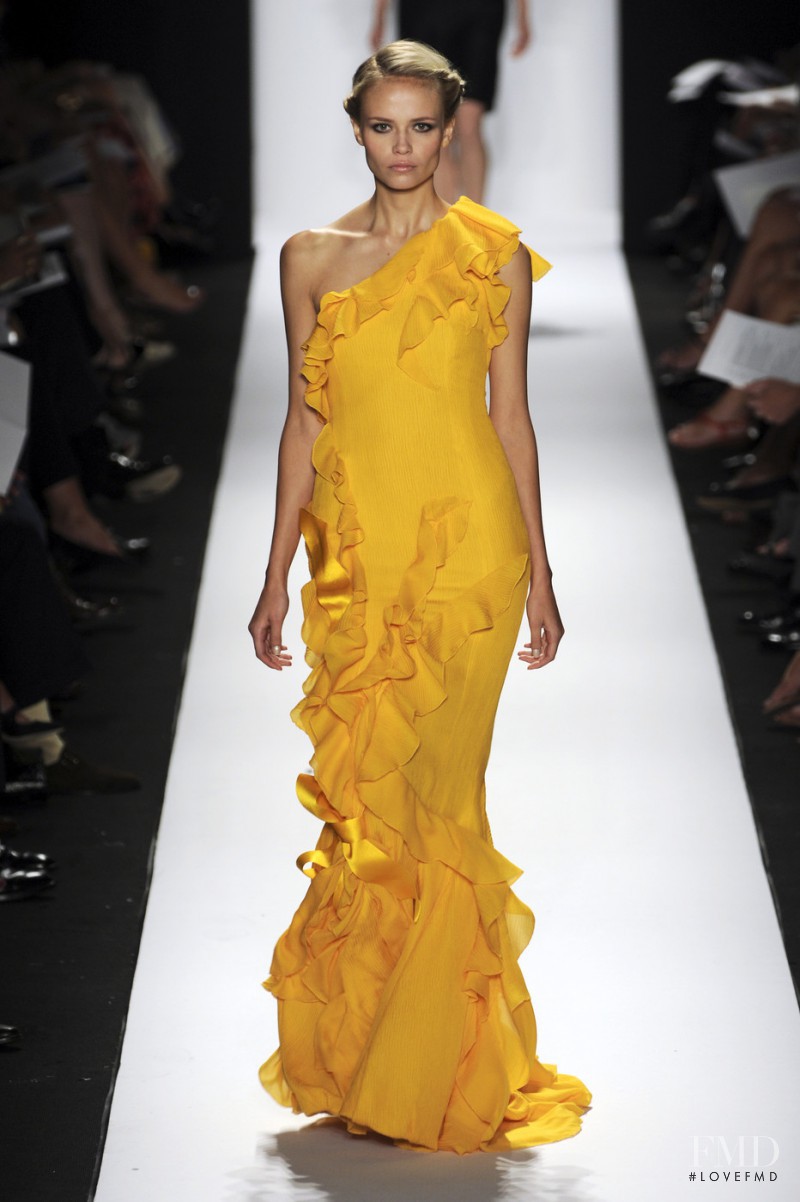 Natasha Poly featured in  the Carolina Herrera fashion show for Spring/Summer 2009
