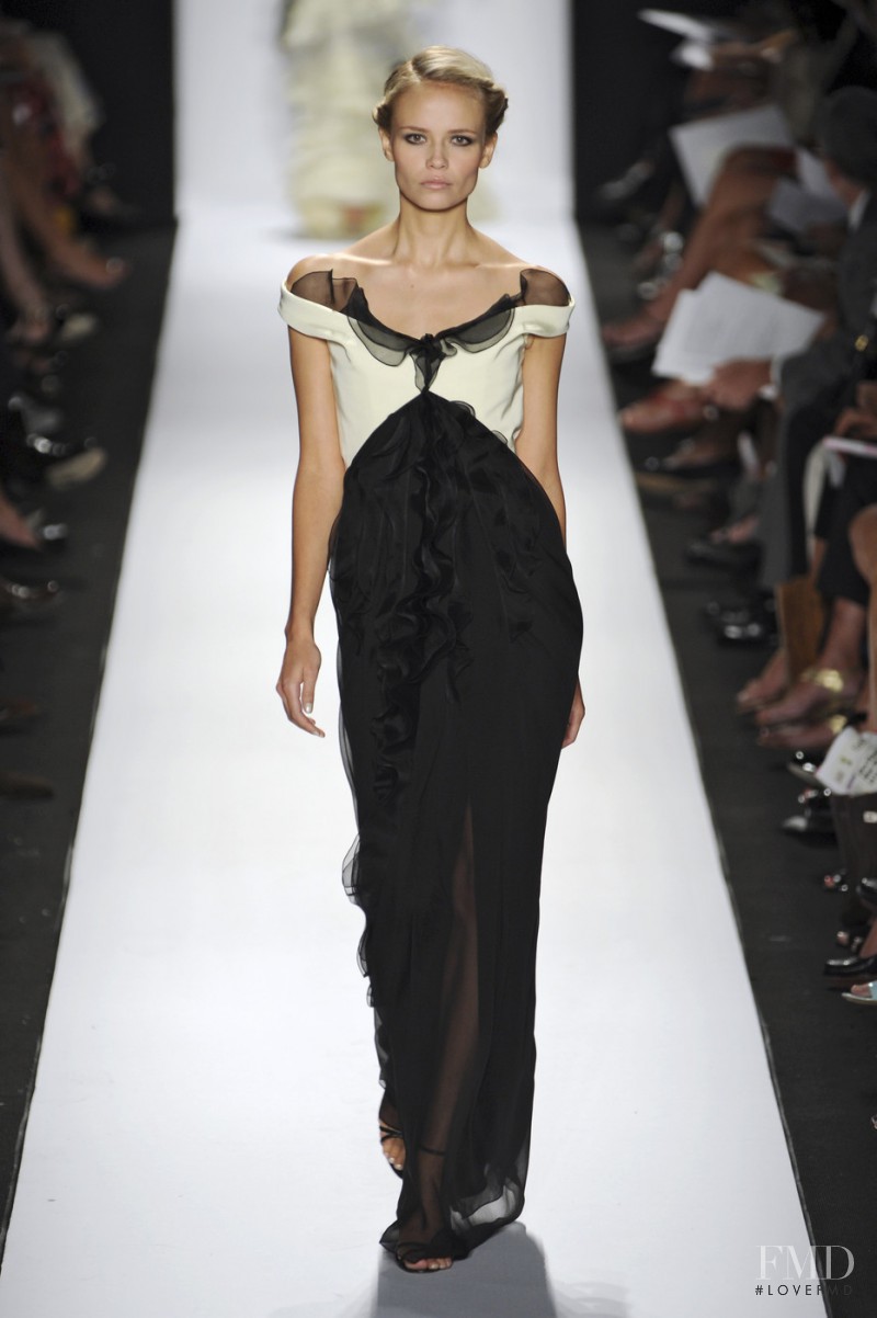 Natasha Poly featured in  the Carolina Herrera fashion show for Spring/Summer 2009