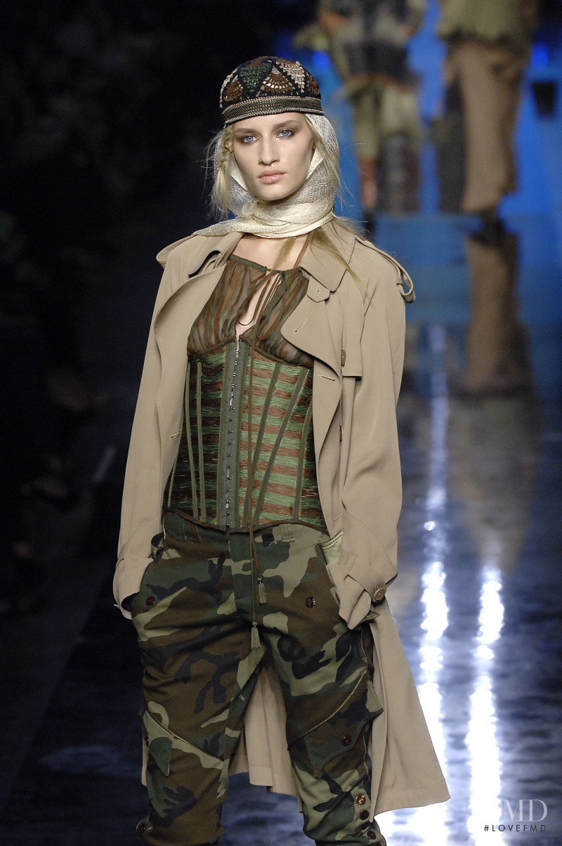 Linda Vojtova featured in  the Jean-Paul Gaultier fashion show for Spring/Summer 2008