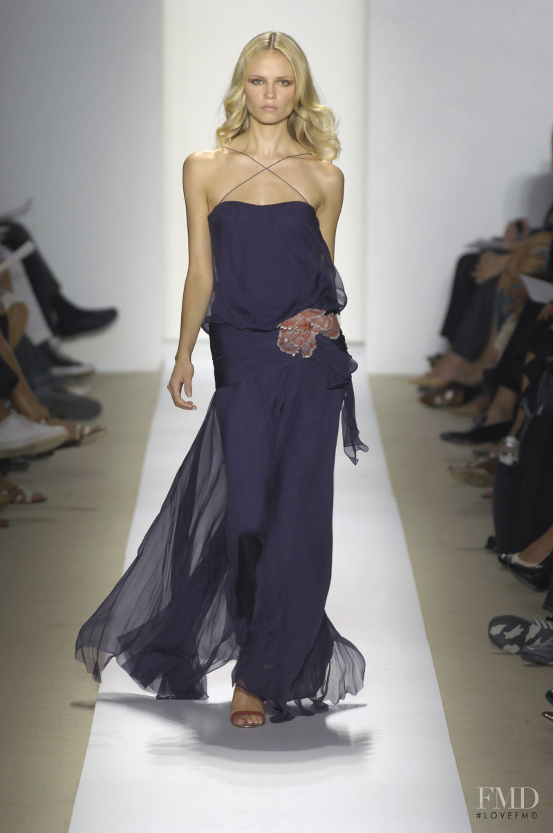 Natasha Poly featured in  the J Mendel fashion show for Spring/Summer 2008