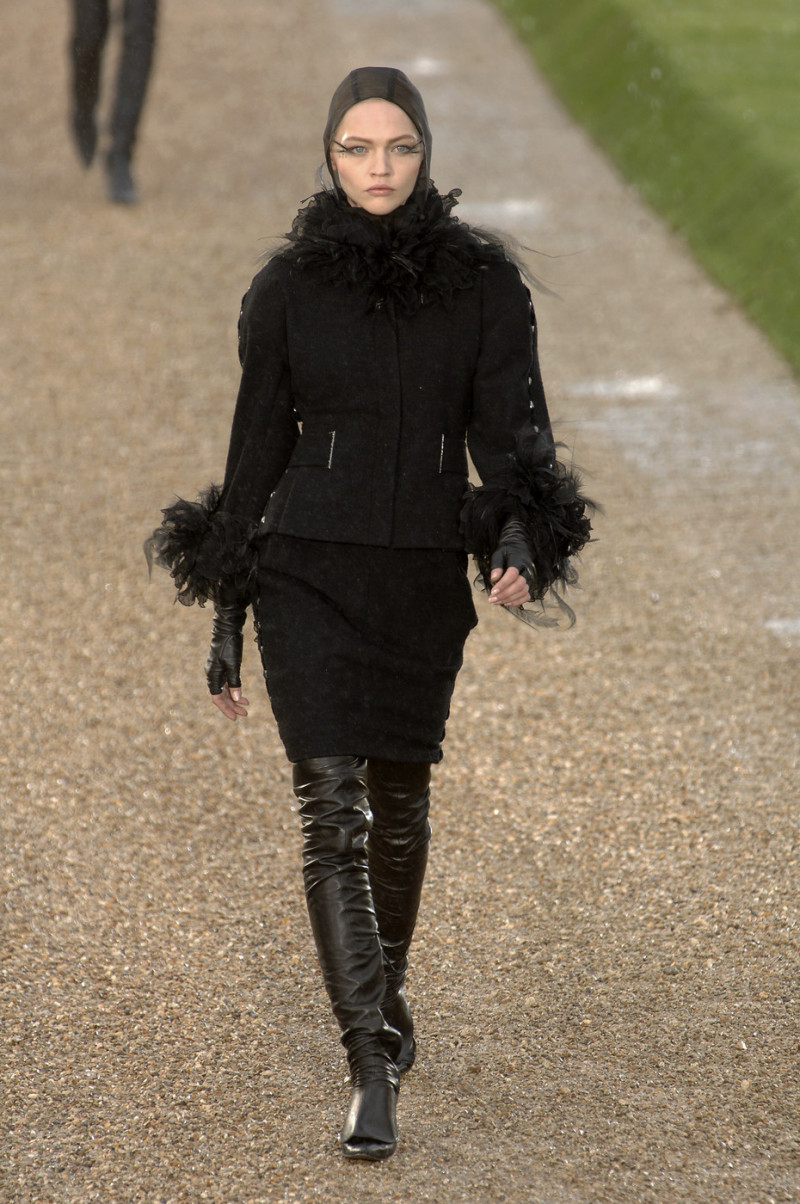 Sasha Pivovarova featured in  the Chanel Haute Couture fashion show for Autumn/Winter 2007