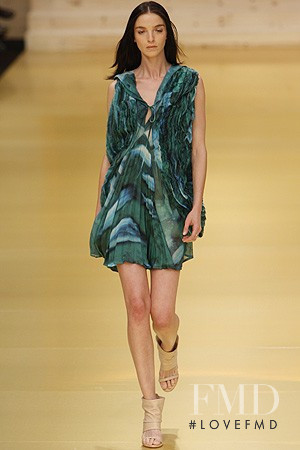 Mariacarla Boscono featured in  the Espaï¿½o fashion show for Spring/Summer 2009