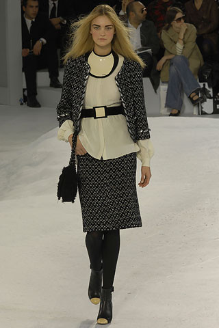 Caroline Trentini featured in  the Chanel fashion show for Autumn/Winter 2007