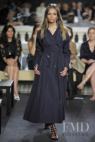 Natasha Poly featured in  the Chanel fashion show for Cruise 2007