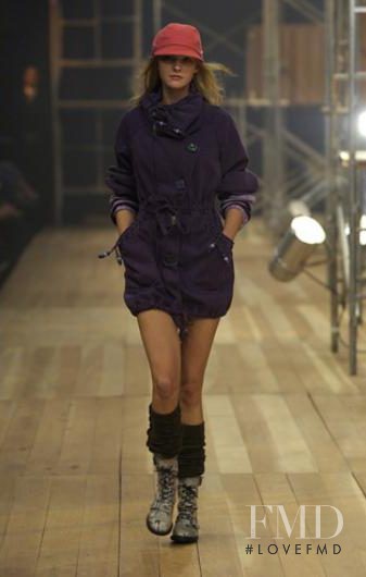 Caroline Trentini featured in  the Cantï¿½o fashion show for Autumn/Winter 2007