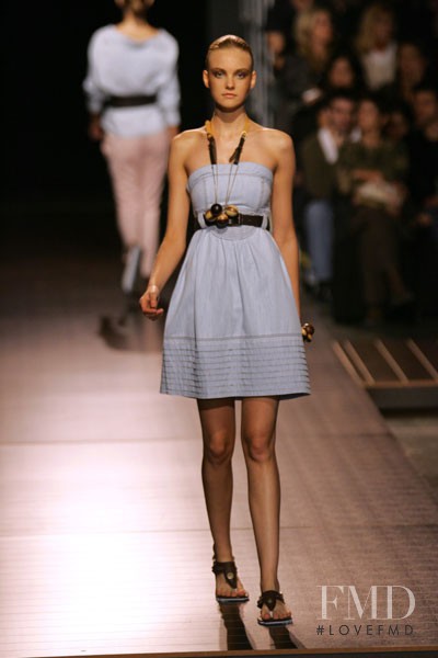 Caroline Trentini featured in  the Osklen fashion show for Spring/Summer 2006