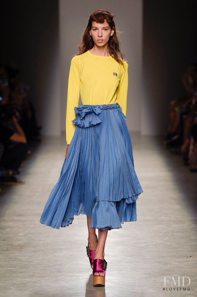 Alice Metza featured in  the Rochas fashion show for Spring/Summer 2017