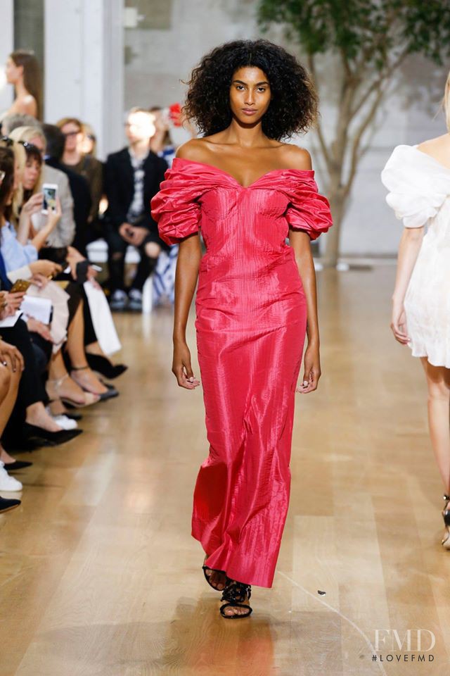 Imaan Hammam featured in  the Oscar de la Renta fashion show for Spring/Summer 2017