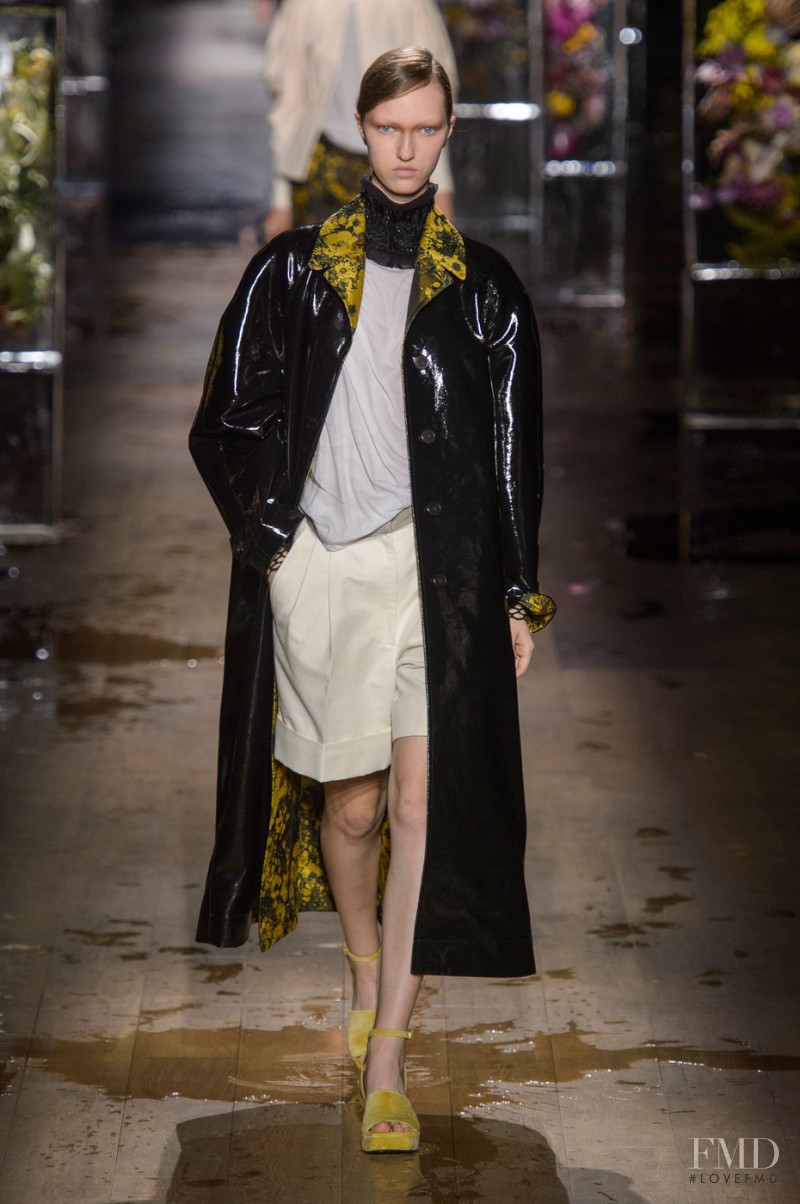 Liza Ostanina featured in  the Dries van Noten fashion show for Spring/Summer 2017