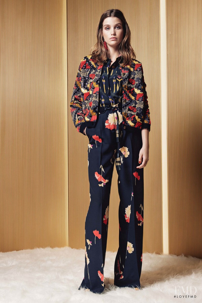 Luna Bijl featured in  the Etro fashion show for Resort 2017