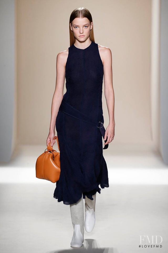 Roos Abels featured in  the Victoria Beckham fashion show for Spring/Summer 2017