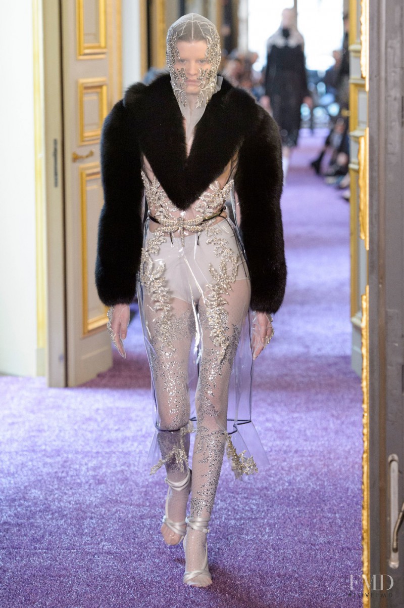 Francesco Scognamiglio fashion show for Autumn/Winter 2016