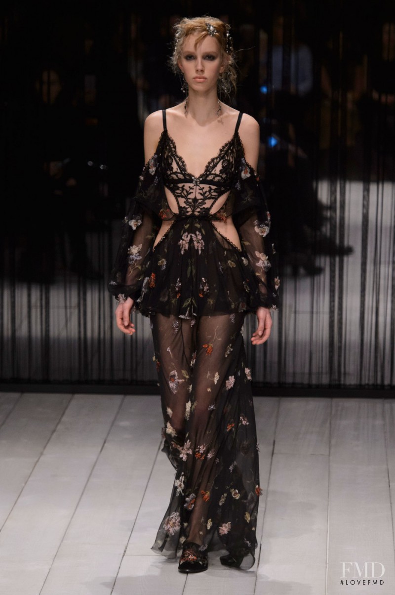 Jessie Bloemendaal featured in  the Alexander McQueen fashion show for Autumn/Winter 2016