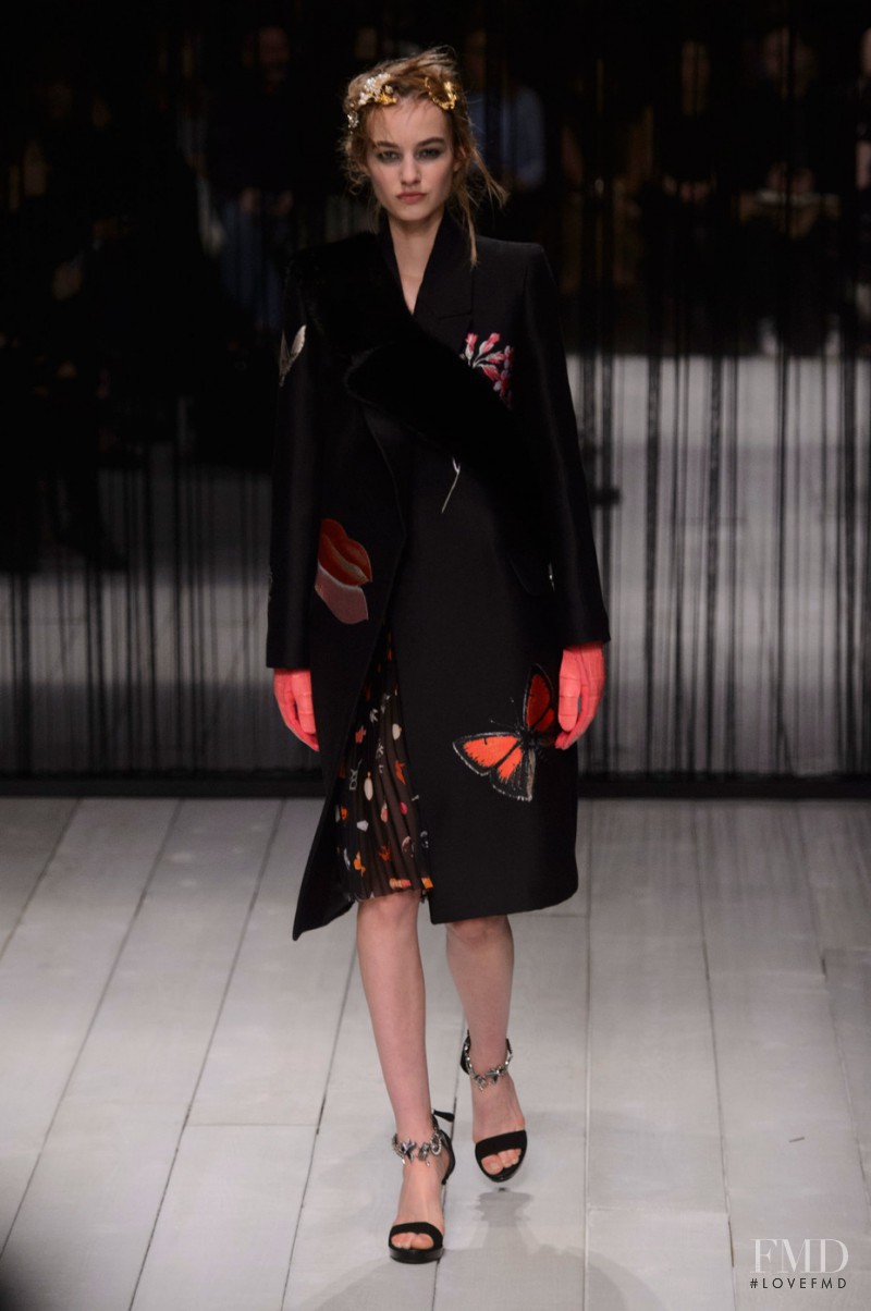 Maartje Verhoef featured in  the Alexander McQueen fashion show for Autumn/Winter 2016
