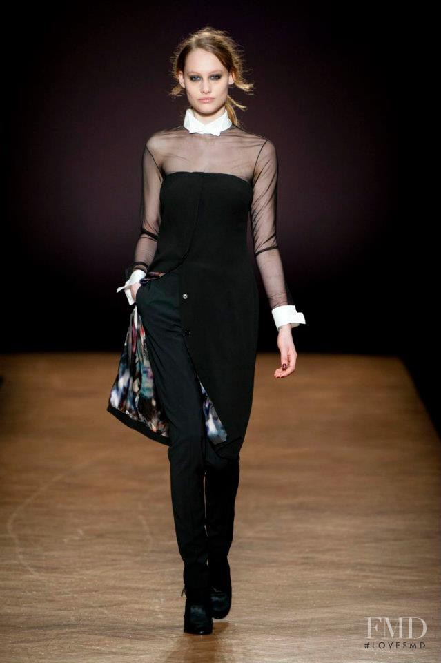 Queeny van der Zande featured in  the Paul Smith fashion show for Autumn/Winter 2012