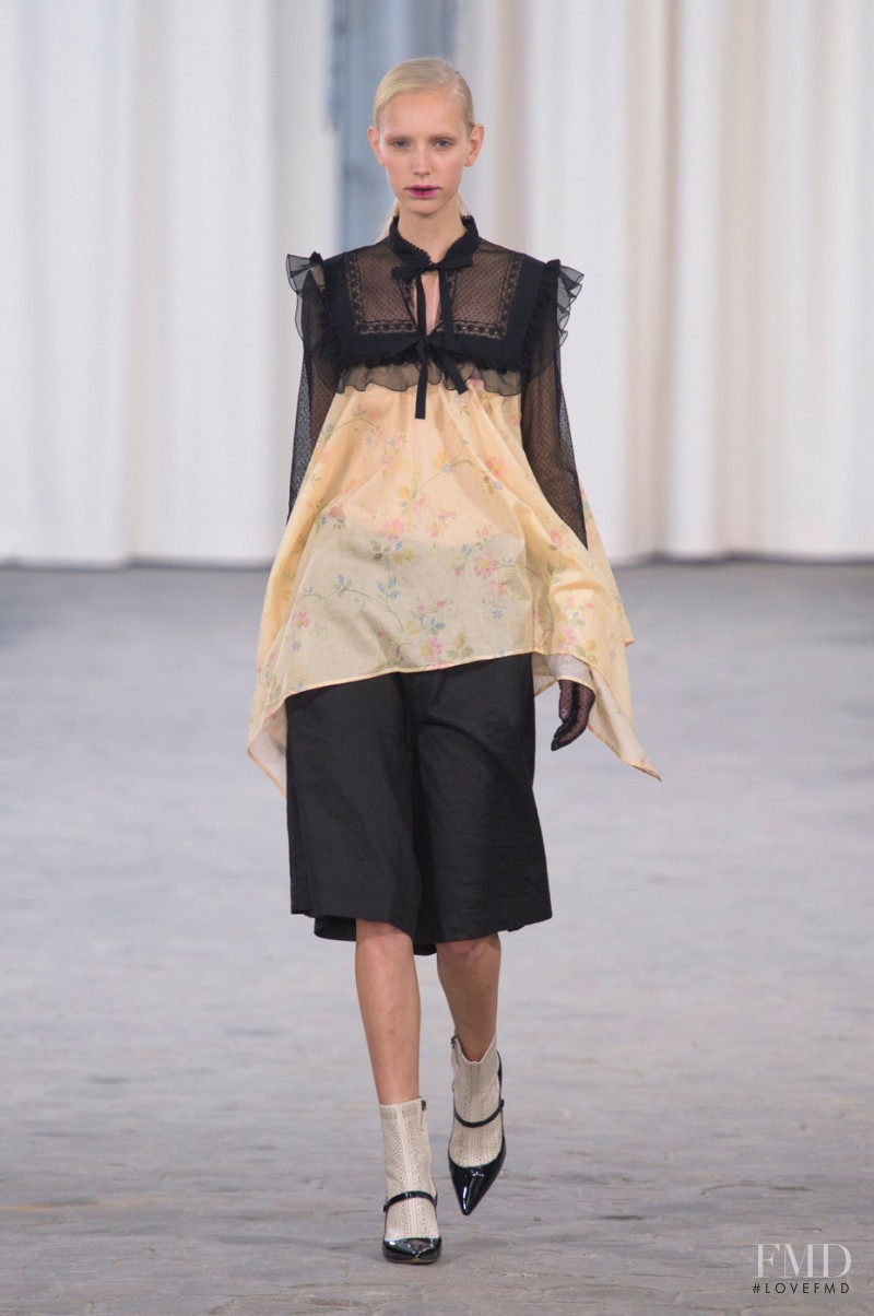 Jessie Bloemendaal featured in  the Veronique Branquinho fashion show for Spring/Summer 2017