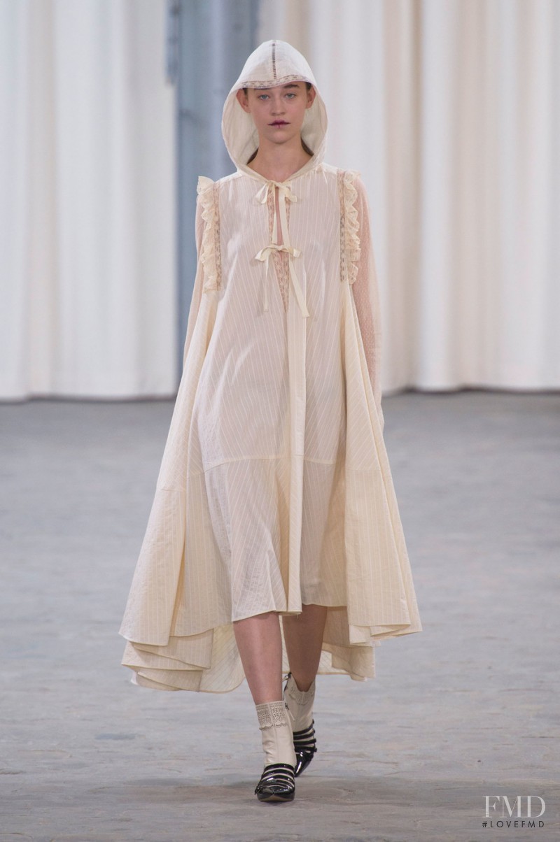Veronique Branquinho fashion show for Spring/Summer 2017