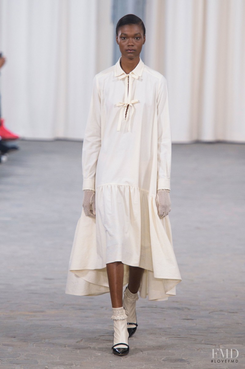 Veronique Branquinho fashion show for Spring/Summer 2017
